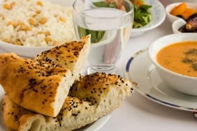 sahur-sofralarinda-sadelik-enflasyonun-yukselmesiyle-birlikte-herkesin-konustugu-durum-ju12TqMj.jpg