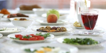 seker-ve-tansiyon-hastalari-icin-oruc-tutarken-dikkat-edilmesi-gerekenler-doktorlardan-onemli-uyarilar-fIFDu2RU.jpg