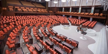 tbmmde-transfer-hareketliligi-hangi-vekil-hangi-partiye-gecti-TCx3LqyF.jpg