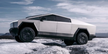 tesla-cybertruckta-sok-sorun-arac-ikiye-mi-ayriliyor-diSO3Ep1.jpg