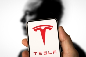 tesla-sahibi-olmanin-utanci-ikinci-el-fiyatlari-cakildi-wJslmitv.jpg