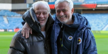 tugay-kerimoglunun-mourinho-fotografina-gelen-tepkiler-fIWKgEmt.jpg