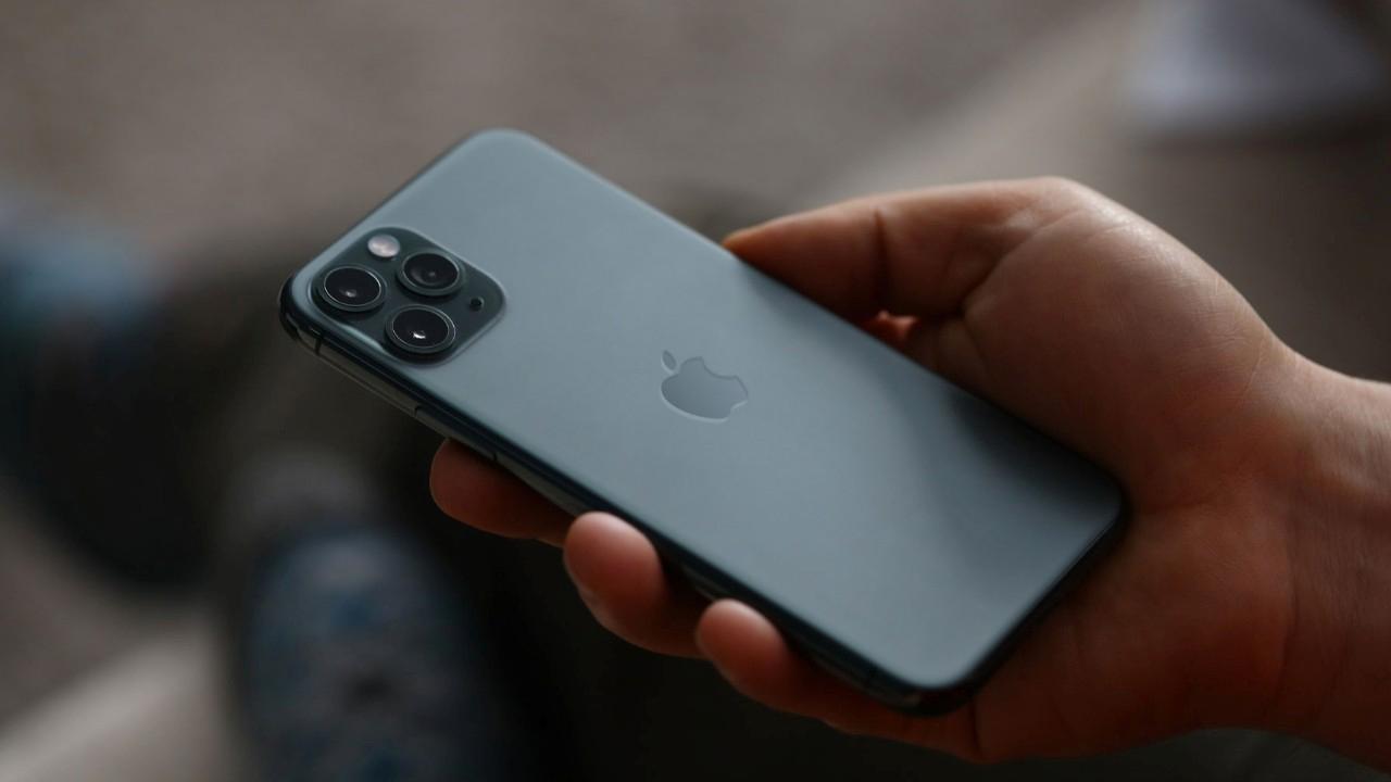 uc-iphone-17-modelinin-yan-yana-goruntulendigi-sira-disi-video-sizdi-Rgcxm5uS.jpg