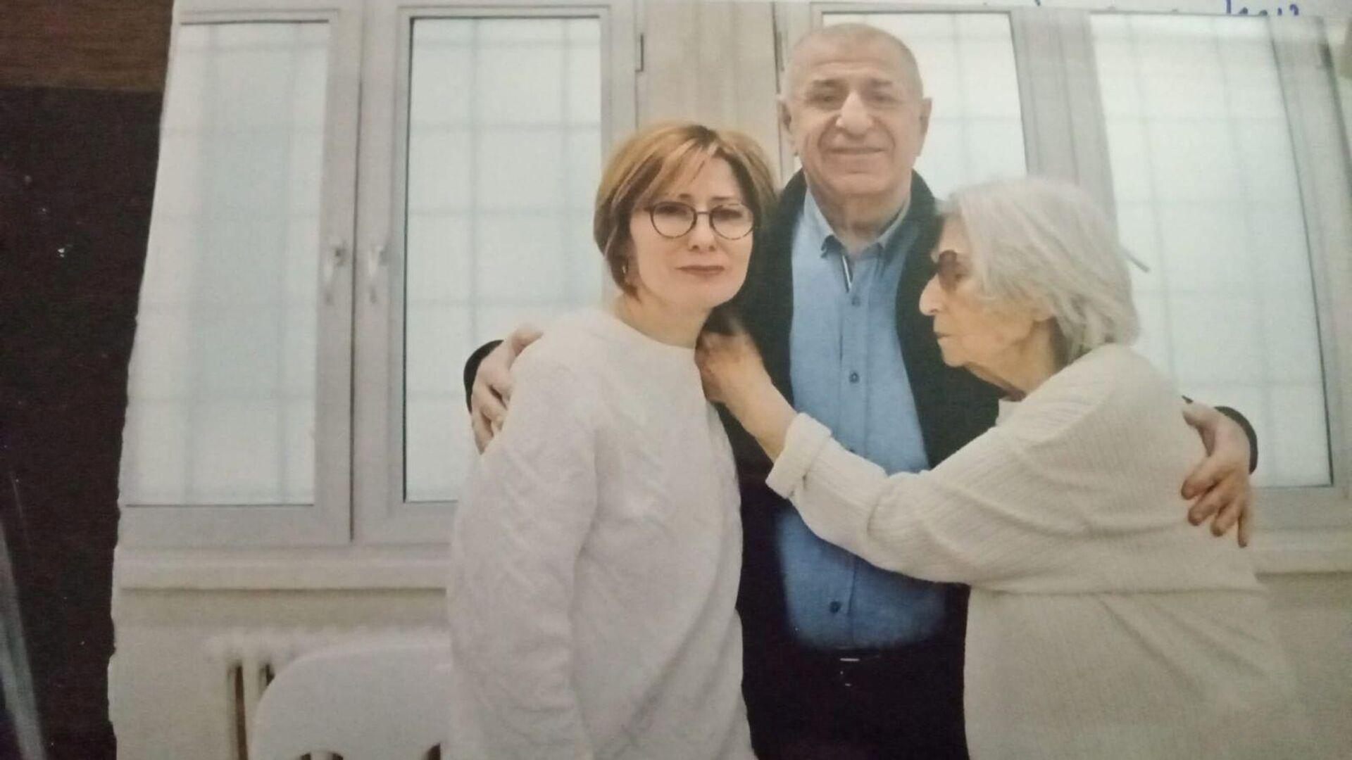umit-ozdag-cezaevinden-fotografini-paylasti-9FWkyrD2.jpg
