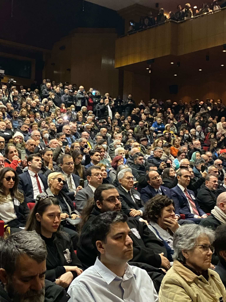 Türk Müziğinin Usta İsimlerinden Edip Akbayram'ı Kaybettik