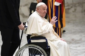 vatikanda-papa-francisin-saglik-durumu-iyiye-gidiyor-O1zcC64x.jpg