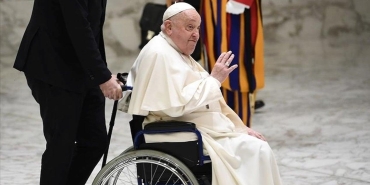 vatikanda-papa-francisin-saglik-durumu-iyiye-gidiyor-O1zcC64x.jpg