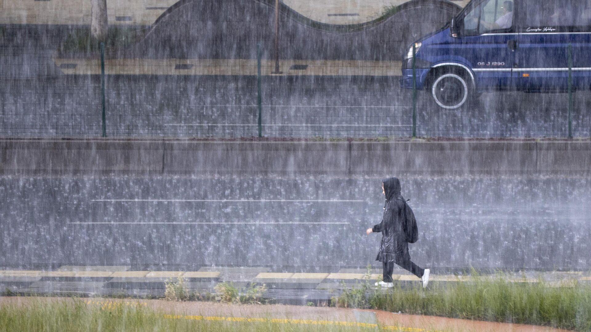 ankaralilara-meteorolojiden-sari-kodlu-uyari-sel-su-baskini-dolu-ve-ruzgara-dikkat-R4dmVctY.jpg