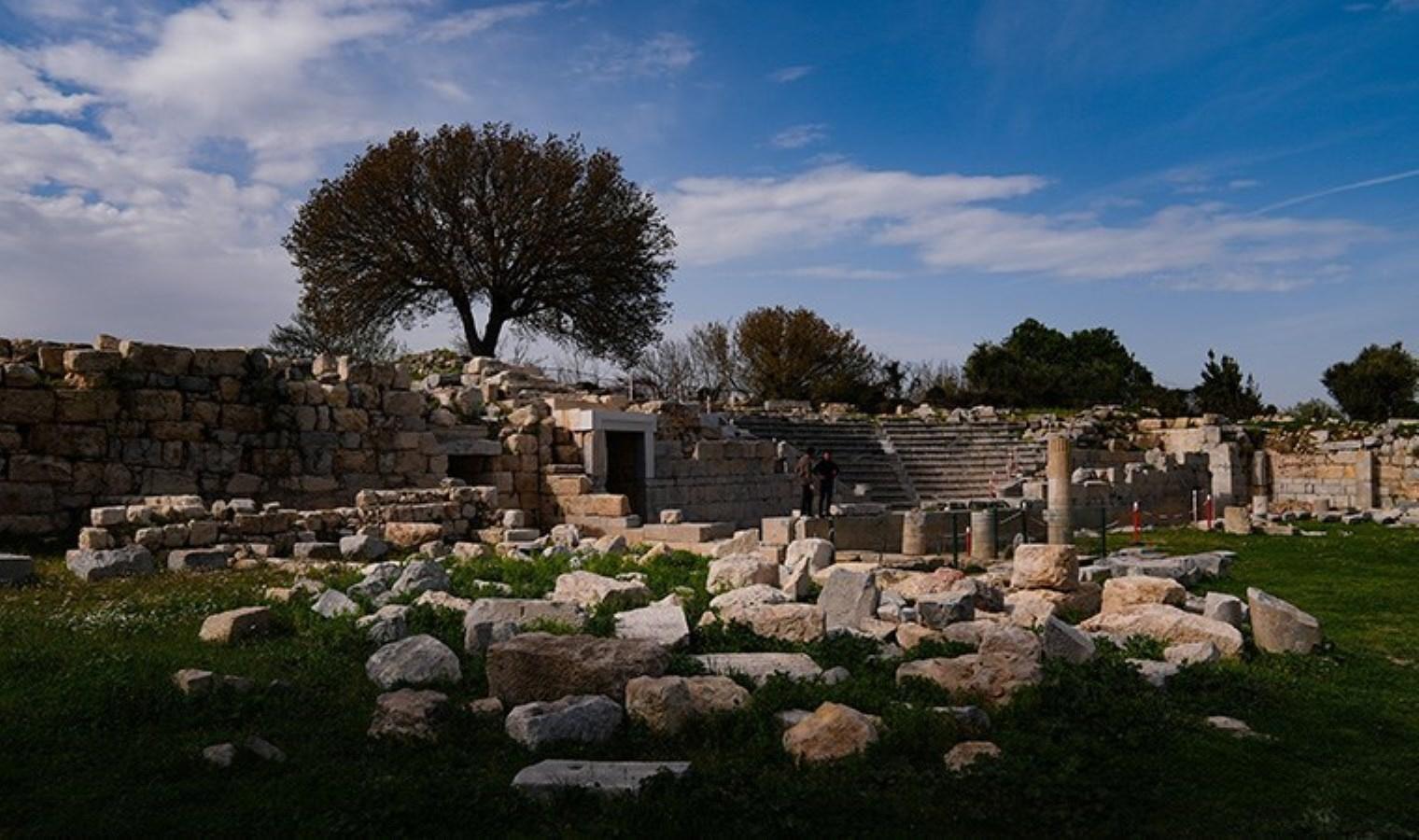 antik-donemin-sanatcilar-sehri-teosta-tarihi-mirasin-yeniden-canlanisi-WZm4lHqH.jpg