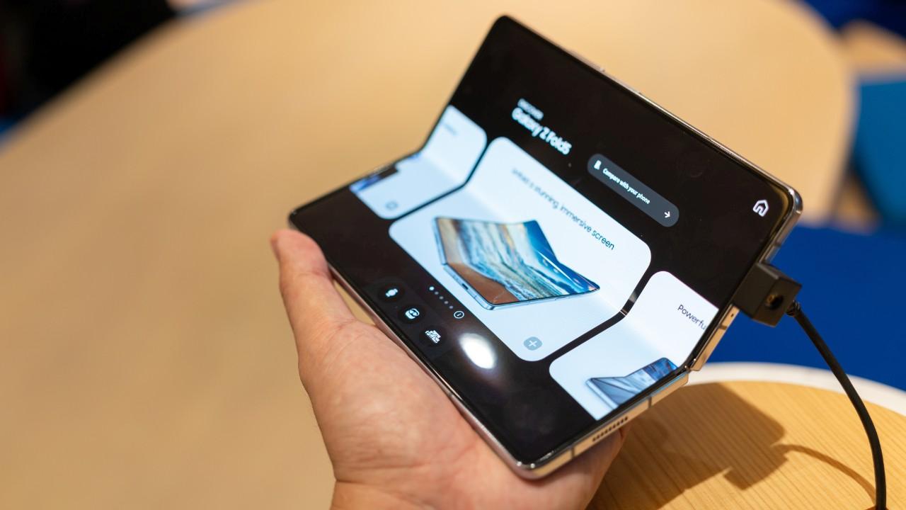 apple-katlanabilir-telefonlarin-gelecegini-yeniden-sekillendirebilir-mi-Ji3UOB8X.jpg