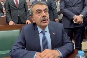 bakan-tekin-jammer-iddialarina-yanit-verdi-bakanlikta-var-ama-sinav-birimi-kullaniliyor-sI8C9nuC.jpg