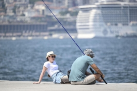 bugun-disari-cikmadan-once-dikkat-meteorolojiden-normallerin-uzerinde-sicaklik-geliyor-uyarisi-qvxwzIZN.jpg