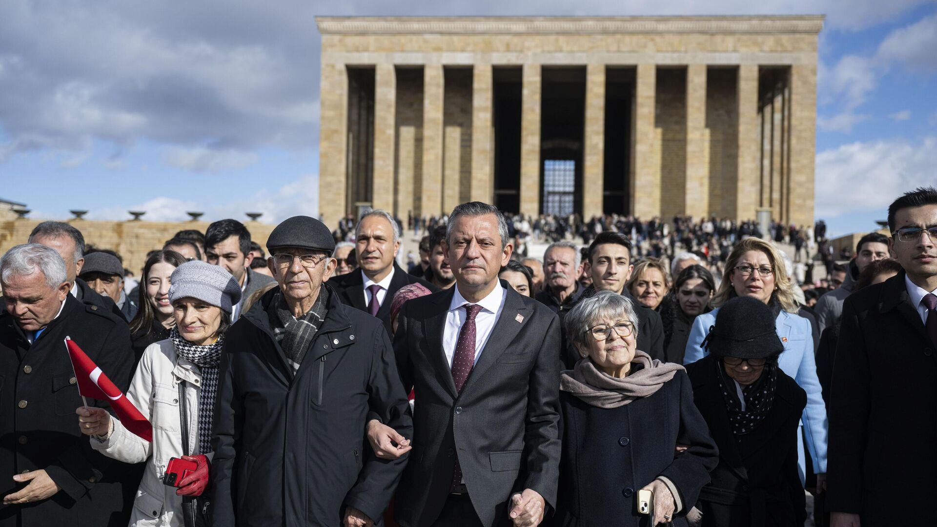 cagri-sonrasi-yuruyus-baslamisti-chp-anitkabire-ulasti-mDrMZCq5.jpg