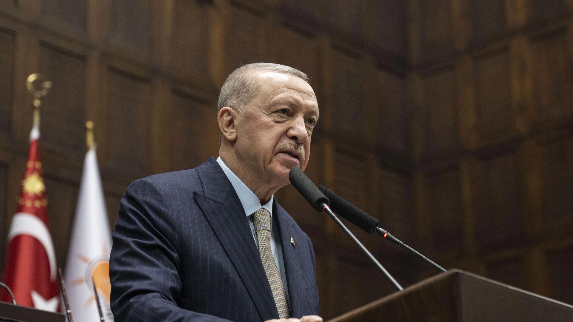 cumhurbaskani-erdogan-guya-her-islerinde-seffaf-olacaklardi-bantci-olup-ciktilar-EaUmL6OL.jpg