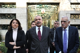 dem-partiden-sirri-sureyya-onder-aciklamasi-imrali-heyetine-yeni-isim-gelecek-mi-nF6mNui1.jpg