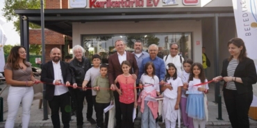 oktay-ekincinin-karikaturlu-ev-sanatiyla-ayvalikta-yeni-bir-donem-basladi-XDcGJmtw.jpg