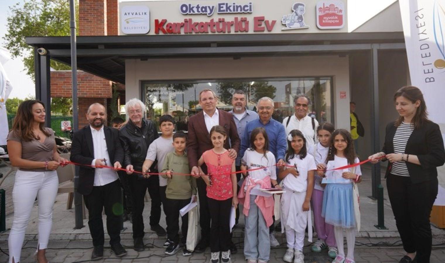 oktay-ekincinin-karikaturlu-ev-sanatiyla-ayvalikta-yeni-bir-donem-basladi-XDcGJmtw.jpg