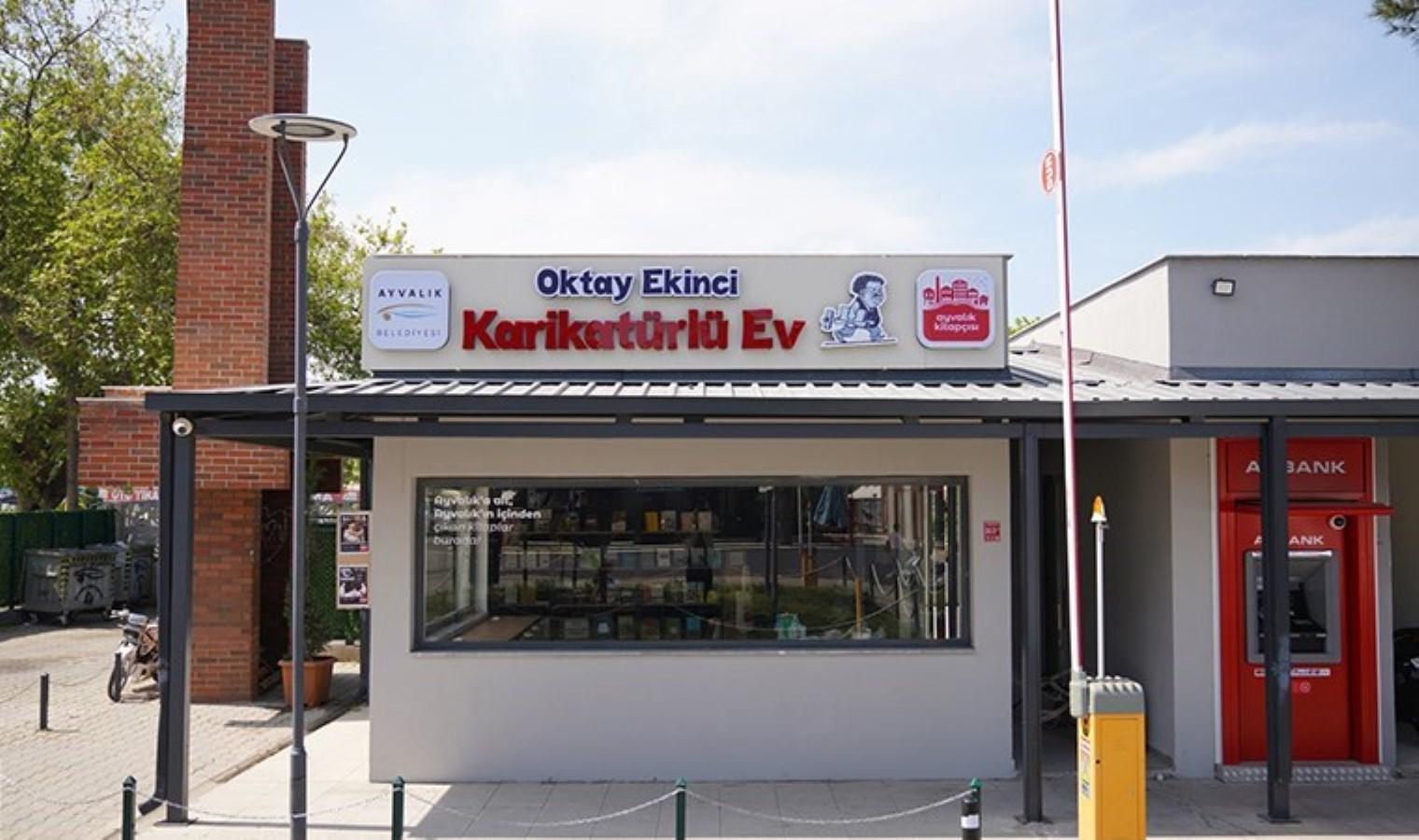 oktay-ekincinin-karikaturlu-ev-ve-ayvalik-kitapcisi-sanat-ve-edebiyatin-yeni-simgesi-aciliyor-e1RCOQTb.jpg