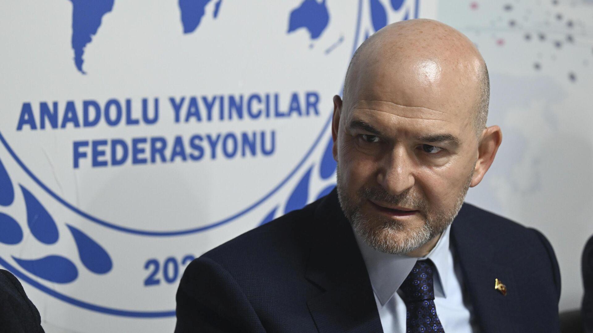 soylu-ibbde-ise-alinmamasi-gereken-505-kisiyle-ilgili-siyaseten-soyledim-iddiasini-ispat-etmeyen-serefsizdir-RS2EdIss.jpg