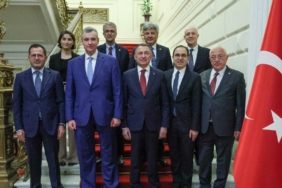 tbmm-disisleri-komisyonu-baskani-oktay-beraberindeki-heyetle-rusyada-2cUKbE7v.jpg