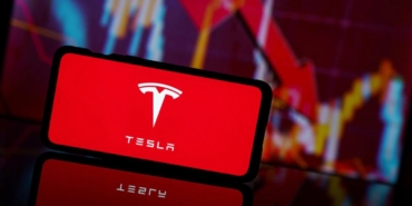 tesla-hisseleri-olum-kesisimiyle-sarsildi-piyasanin-gizemli-gelismeleri-ve-gelecekteki-etkileri-qv97SHk1.jpg