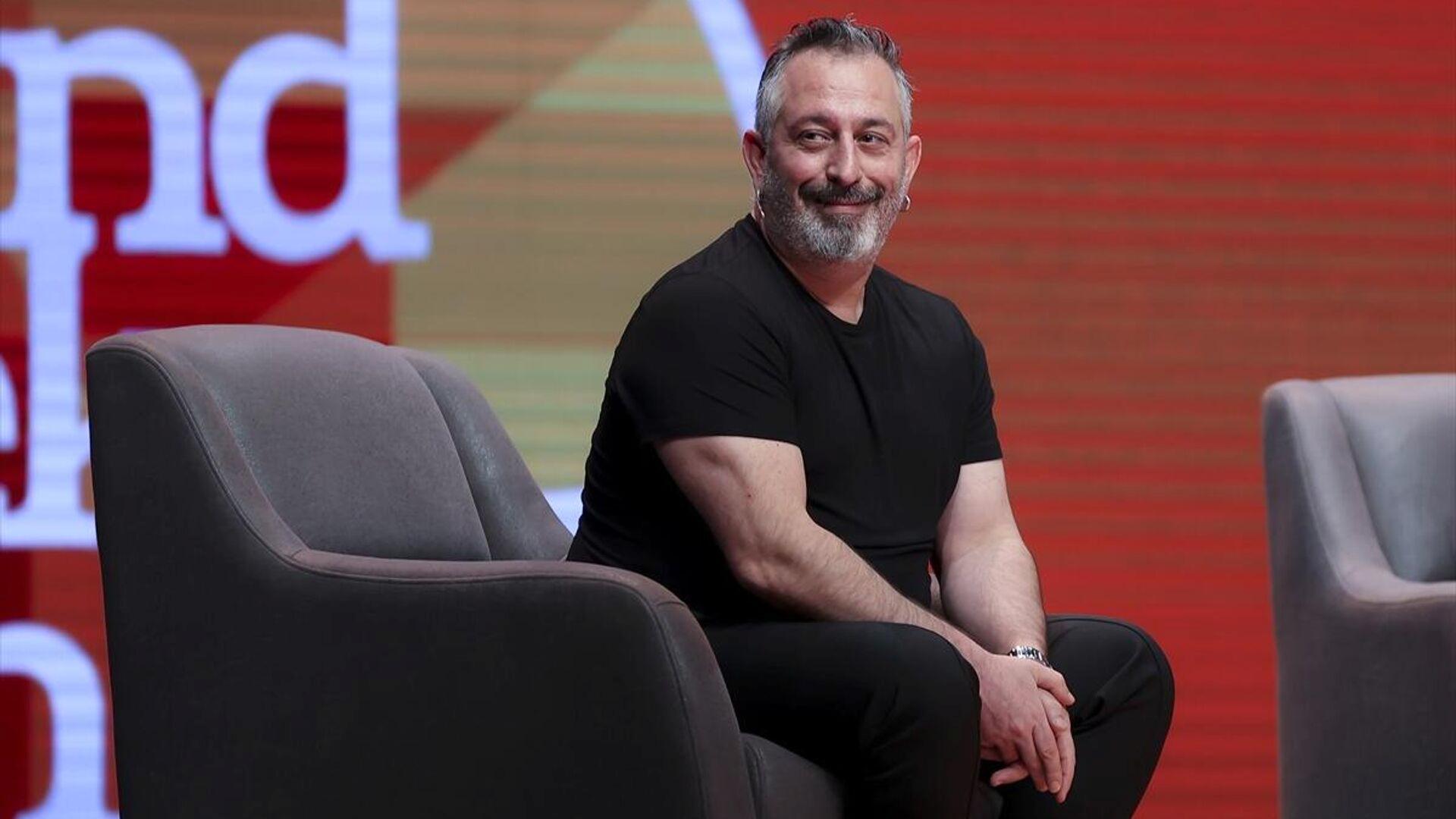 trt-aybuke-pusatla-yollarini-ayirdi-cem-yilmazdan-tepki-geldi-kDFiETmZ.jpg