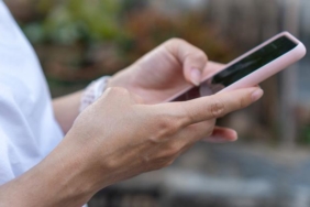 android-tutkunlarinin-dikkatine-googlein-yeni-tasarimi-sizdi-ve-sasirtiyor-Ok8D57ww.jpg