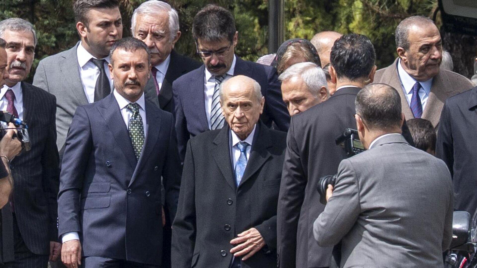 bahceliden-ozele-yapilan-saldiri-sonrasi-aciklama-bir-siyasi-kurumun-yoneticisine-gecmis-olsun-dilegimi-iletiyorum-7Dh5uvJ5.jpg