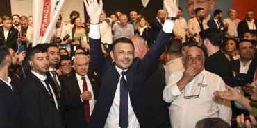 chp-istanbul-il-baskani-ozgur-celike-15-yil-6-ay-hapis-ve-siyasi-yasak-talebi-iddianame-kabul-edildi-HR86GHLv.jpg
