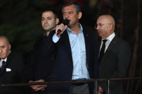 chp-lideri-ozel-bugun-yapilan-saldiriyi-hicbir-siyasi-partiye-hicbir-siyasi-goruse-hicbir-rakibimize-mal-etmiyorum-TEVC9XWU.jpg