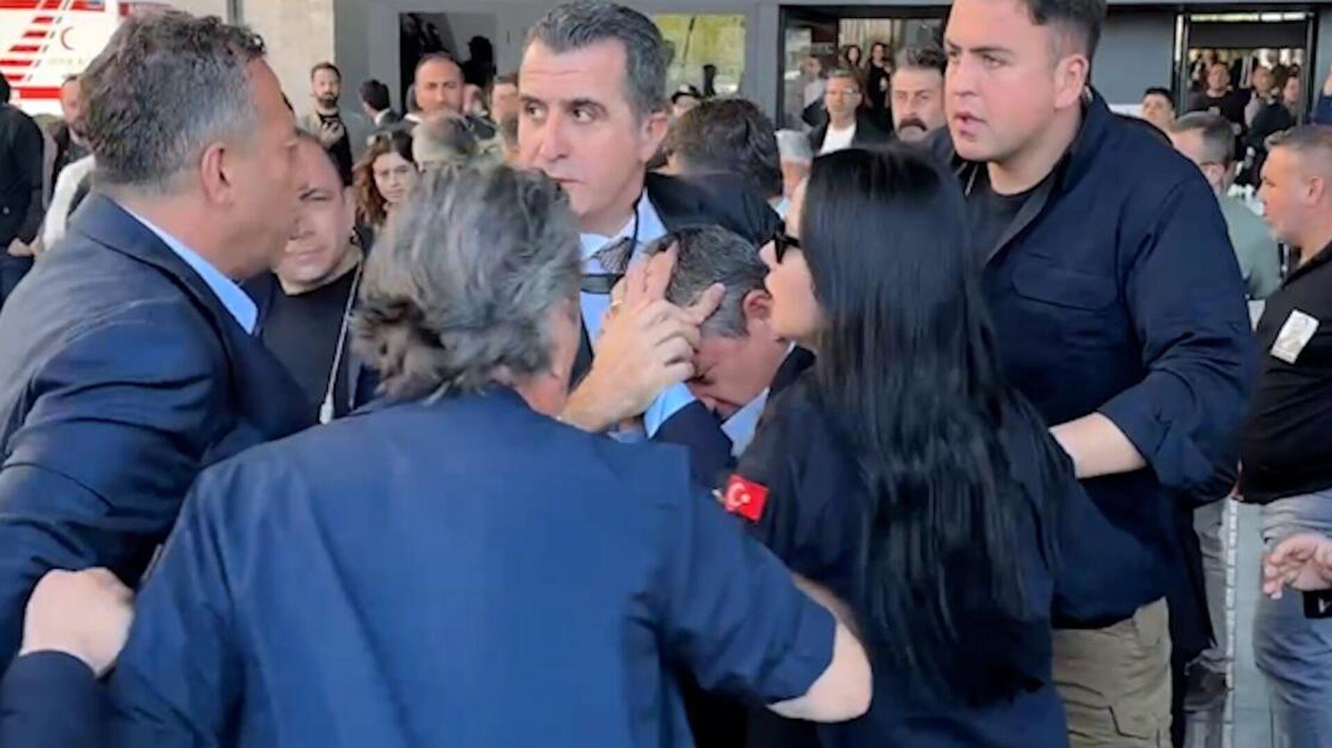 chpnin-ozgur-ozele-saldiri-arastirilsin-onergesi-ak-parti-ve-mhp-oylariylareddedildi-rvVittei.jpg