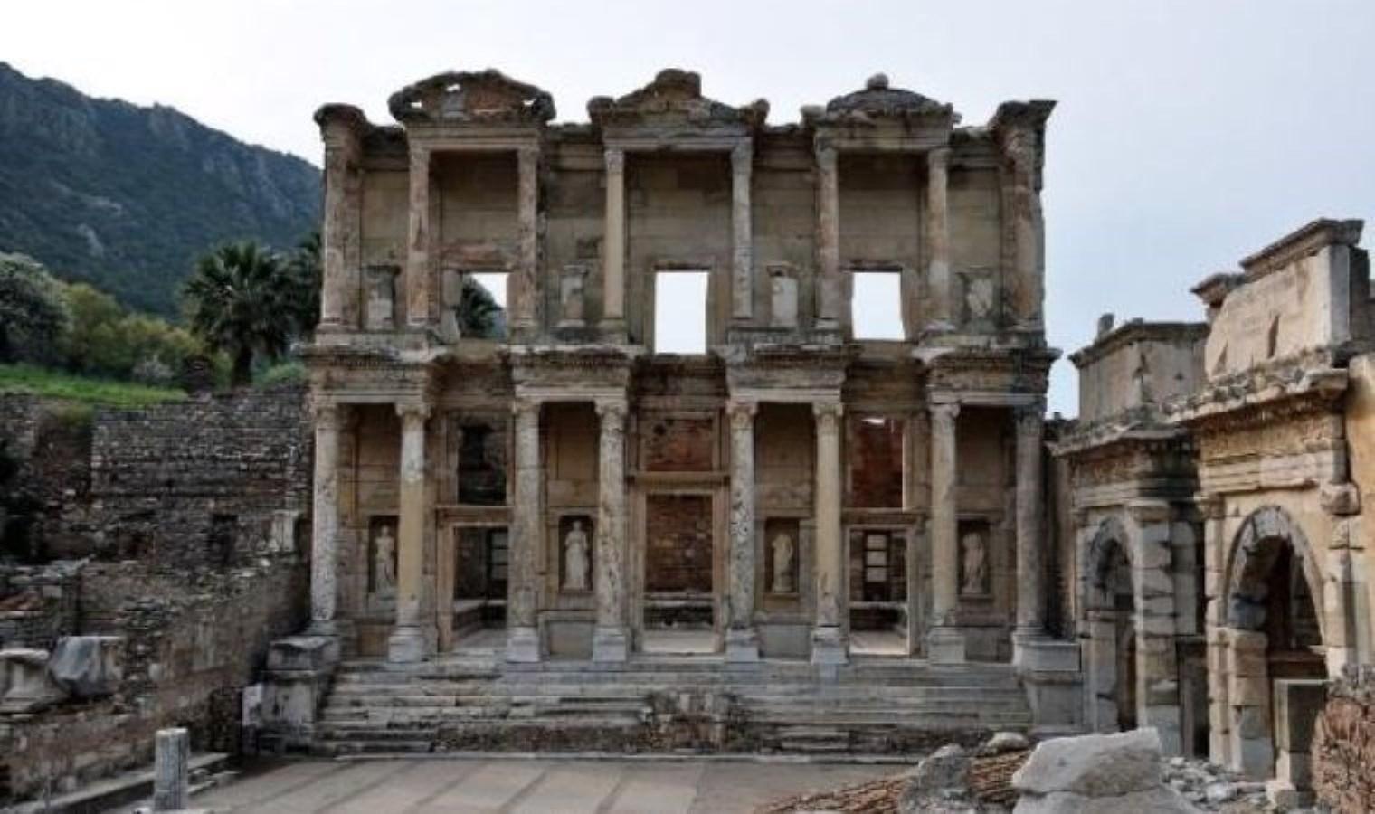 efes-muzesi-3500-yillik-tarihsel-surecin-derinlemesine-analizi-ve-kulturel-mirasin-isiginda-anlamlandirilmasi-IGLVTmCs.jpg