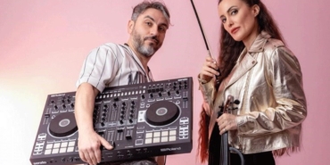 elektronik-muzigin-evrensel-dili-renda-project-ile-yeniden-tanimlanan-sesler-ve-sahne-sanati-96XvvdUt.jpg