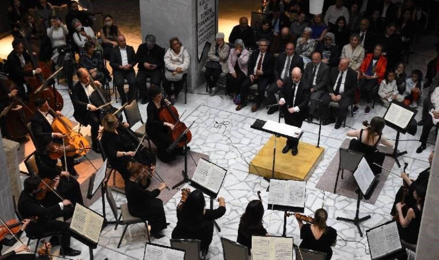 kadim-bozkirin-siradisi-melodileriyle-dvorak-ve-24-afyonkarahisar-klasik-muzik-festivalinin-anlamli-baslangici-qY3ck2U8.jpg
