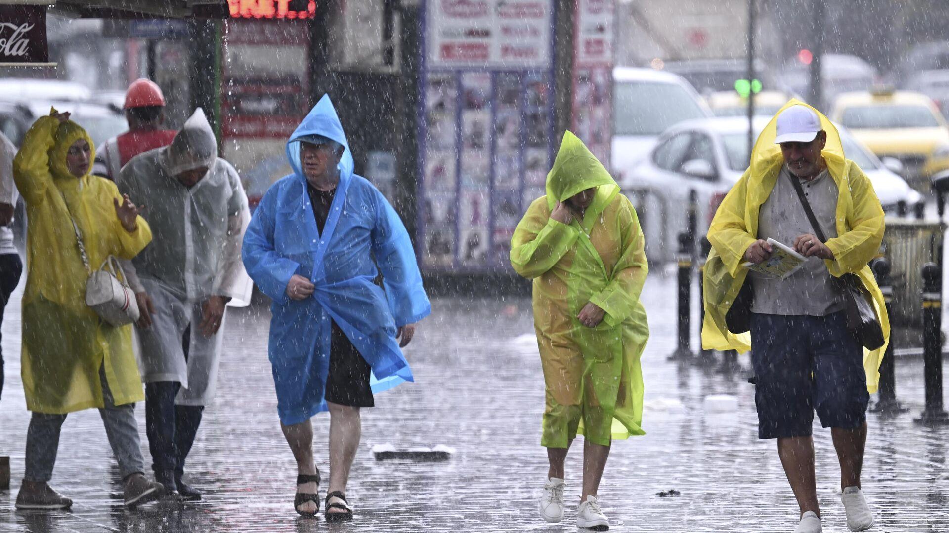 meteoroloji-saat-verdi-gok-gurultulu-saganak-geliyor-30dan-fazla-ile-ani-sel-dolu-ve-firtina-uyarisi-ObOR3fLm.jpg