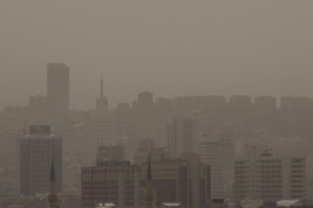 meteorolojiden-5-bolge-icin-toz-tasinimi-alarmi-saganak-yagis-ve-kuvvetli-ruzgar-icin-saat-verildi-CQgLbF5c.jpg