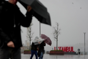 meteorolojiden-uclu-uyari-kuvvetli-yagis-ruzgar-ve-toz-tasinimi-etkili-oluyor-qMYenU2w.jpg