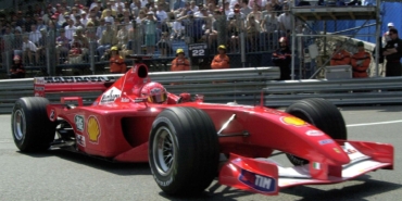 schumacherin-yaristigi-ferrari-acik-artirmada-18-milyon-dolarlik-satisla-rekor-kirdi-DsLeCwOF.jpg