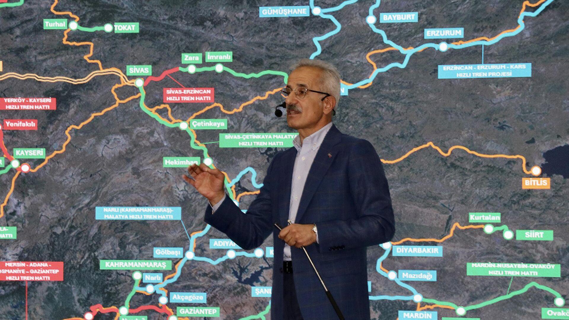 ulastirma-ve-altyapi-bakani-uraloglu-siber-olaylara-karsi-turkiye-dunyada-rol-model-olan-ulkelerden-bir-tanesi-VSEACXCN.jpg