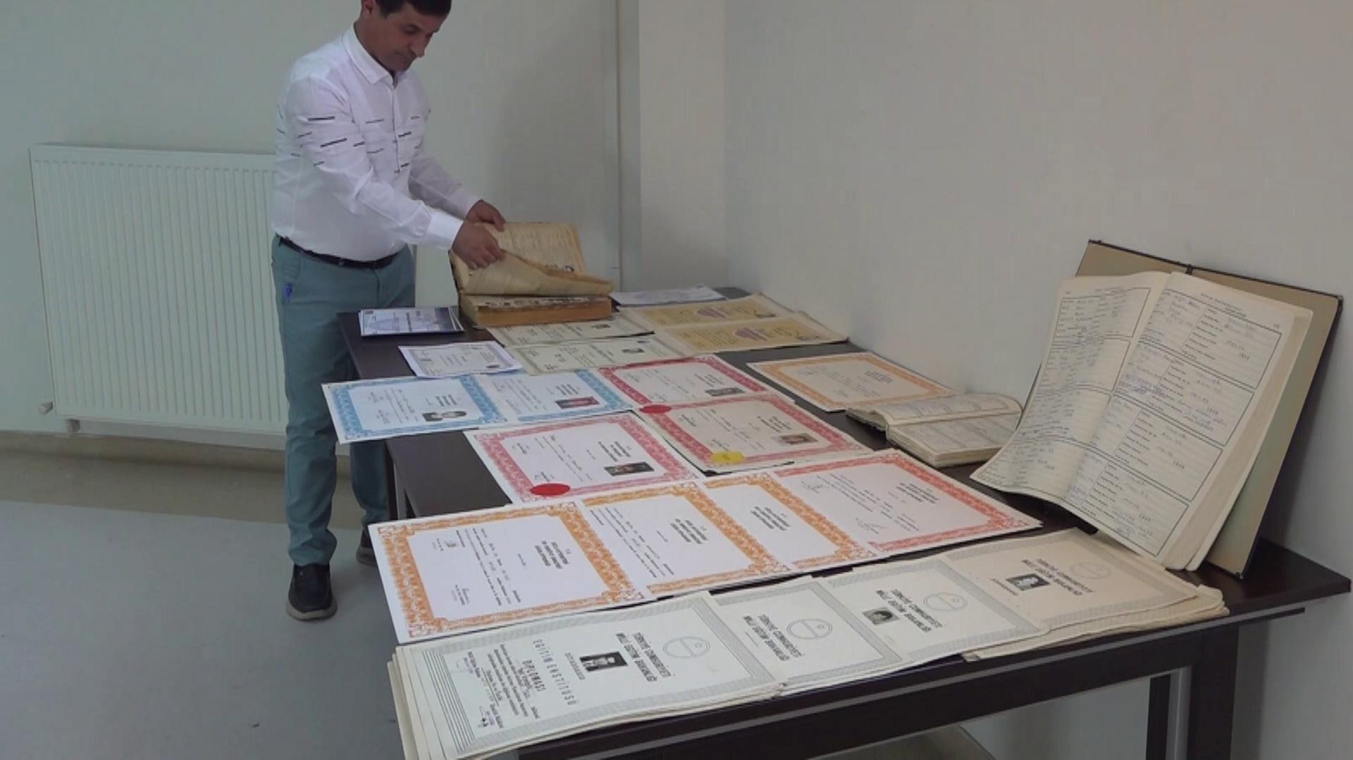 yarim-asirdir-bekleyen-diplomalar-icin-harekete-gecildi-50-bin-kisi-universiteye-cagirildi-aralarinda-kimler-yok-ki-UGyqhEk6.jpg