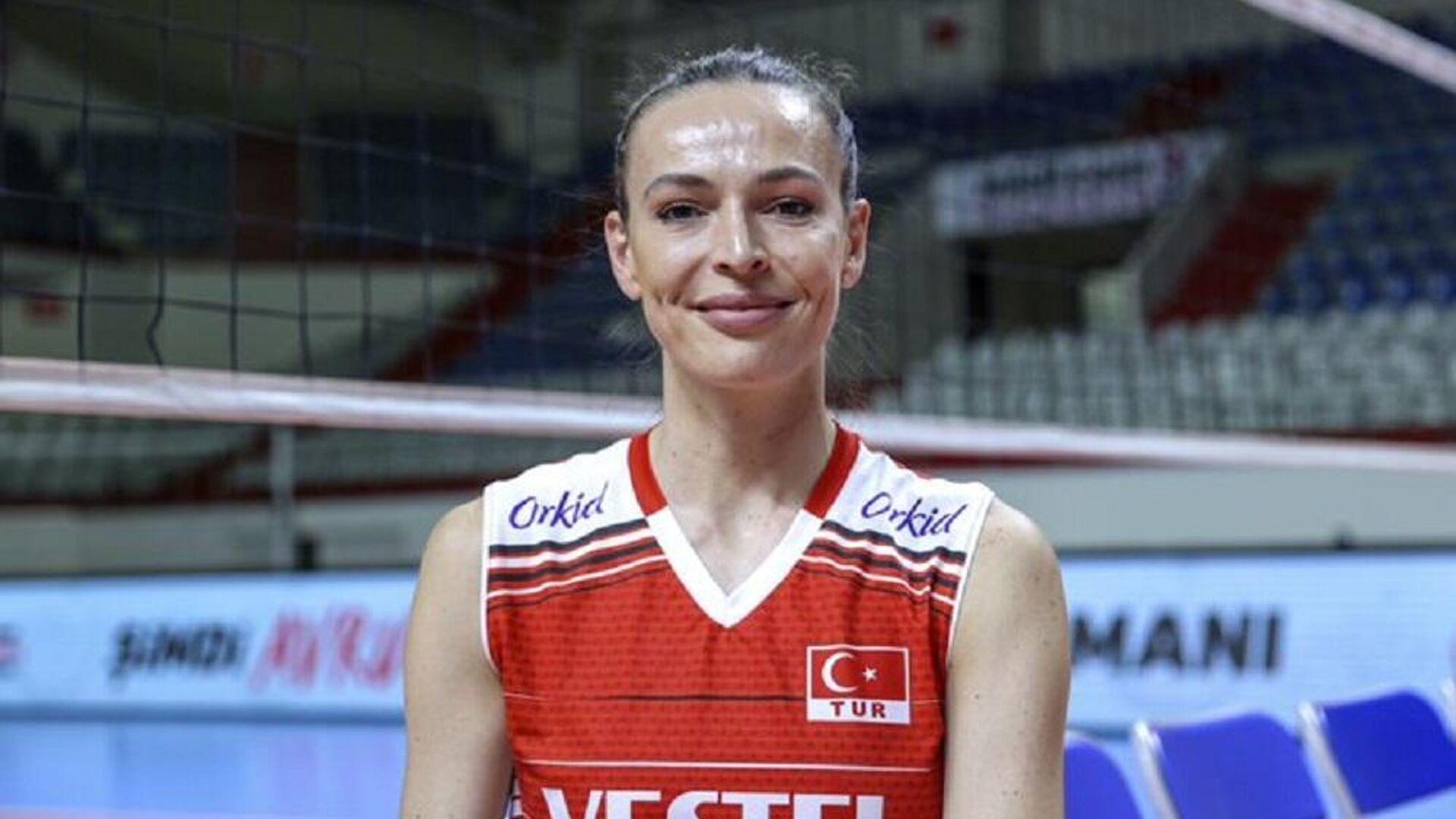 a-milli-kadin-voleybol-takimi-basantrenoru-santarelliden-aciklama-geldi-eda-erdem-milli-takimda-neden-yok-U3t64gRg.jpg