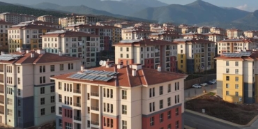 bakan-kurumdan-yeni-insa-edilen-afet-konutlariyla-ilgili-onemli-aciklama-devlet-bizim-icin-sadece-ev-degil-bir-yuva-da-yapti-fuiXArQy.jpg