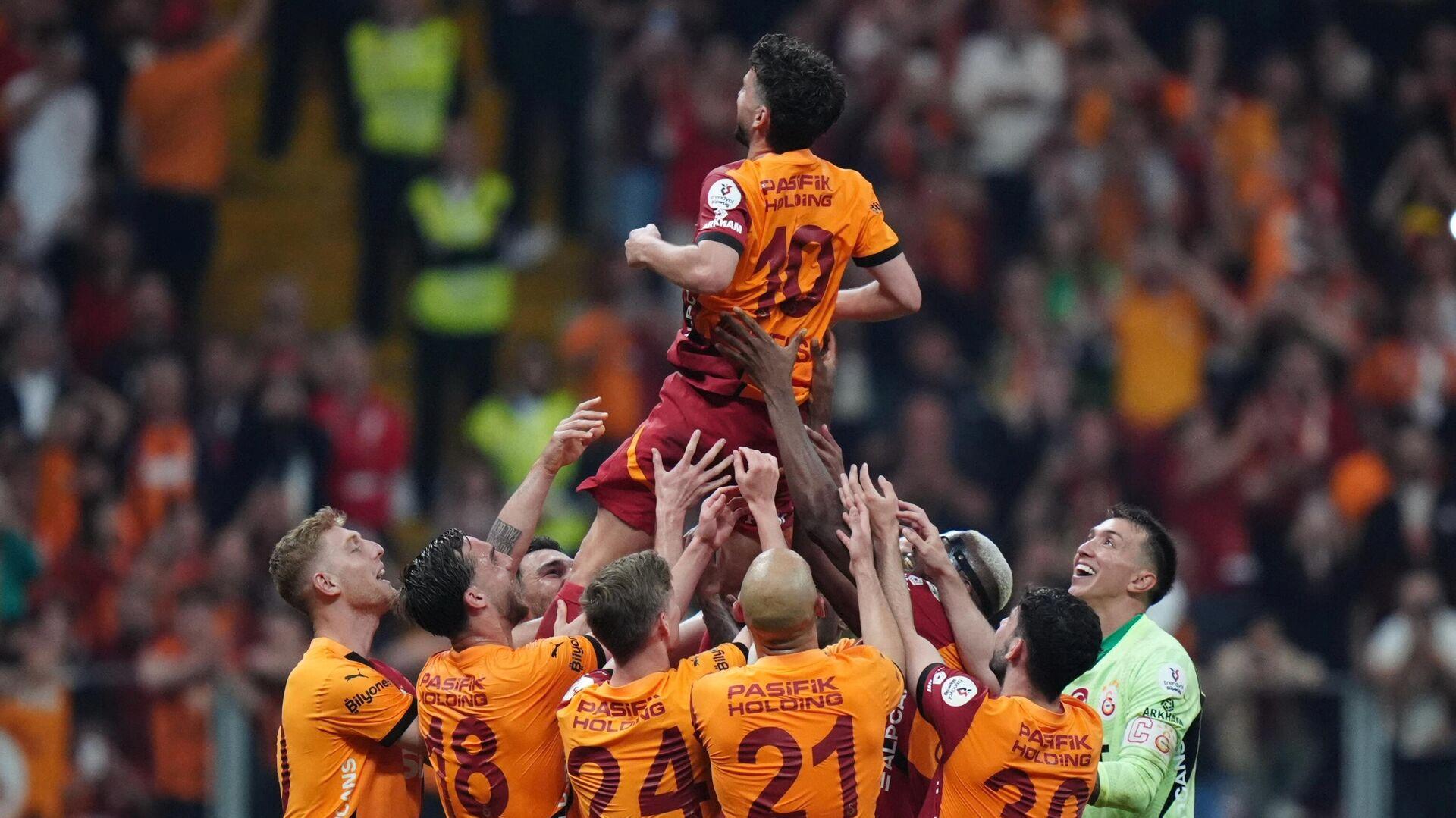 galatasaray-konstanteliasi-transfer-listesine-aldi-yehova-sahidi-olan-oyuncu-inanci-geregi-ilac-kullanmiyor-fZMrzEC5.jpg