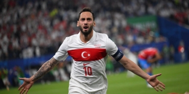 hakan-calhanoglunun-babasindan-heyecanlandiran-paylasim-menajeri-istanbula-geliyor-8fdMuXOt.jpg