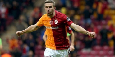 lukas-podolskiden-galatasaray-paylasimi-leroy-saneyi-etiketledi-HpBiGyjW.jpg