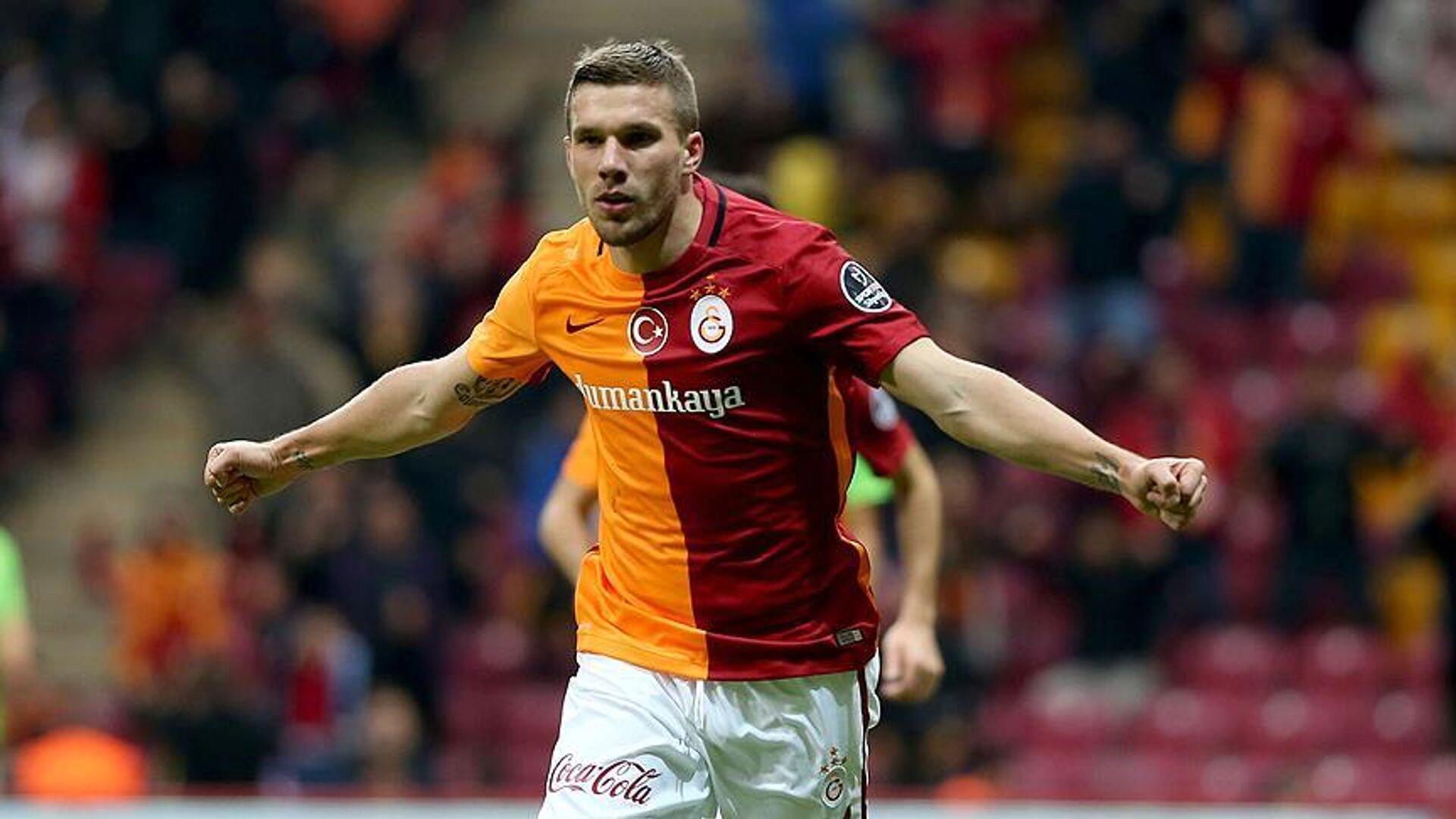 lukas-podolskiden-galatasaray-paylasimi-leroy-saneyi-etiketledi-HpBiGyjW.jpg
