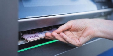 bankada-parasi-olanlar-dikkat-atm-nakit-cekimi-ve-para-yatirma-limitleri-guncellendi-xcu2A1xa.jpg