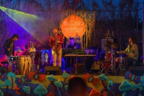 bozcaada-caz-festivalinin-dokuzuncu-yilinda-adanin-zarif-ve-derin-caz-hikayesi-eINiedcb.jpg