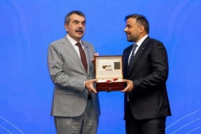egitimin-gelecegini-sekillendiren-ogretmen-bilgi-servisi-ve-okul-veli-asistani-ile-tanisin-HHTX6FZi.jpg