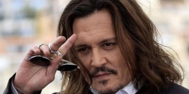 johnny-deppin-yonetmenlik-yolculugunda-yeni-bir-donem-basrolde-al-pacino-ile-sanatin-sinirlarini-zorluyor-R1l8J9QL.jpg